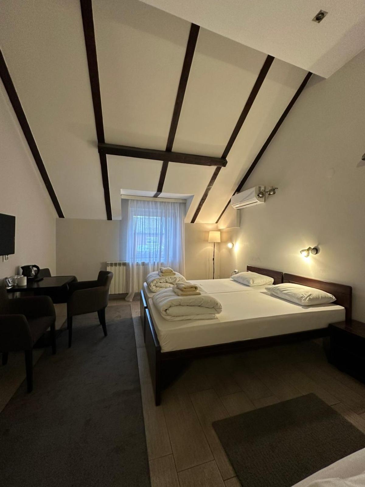 Apartments & Accommodation Stojic Нови-Сад Номер фото