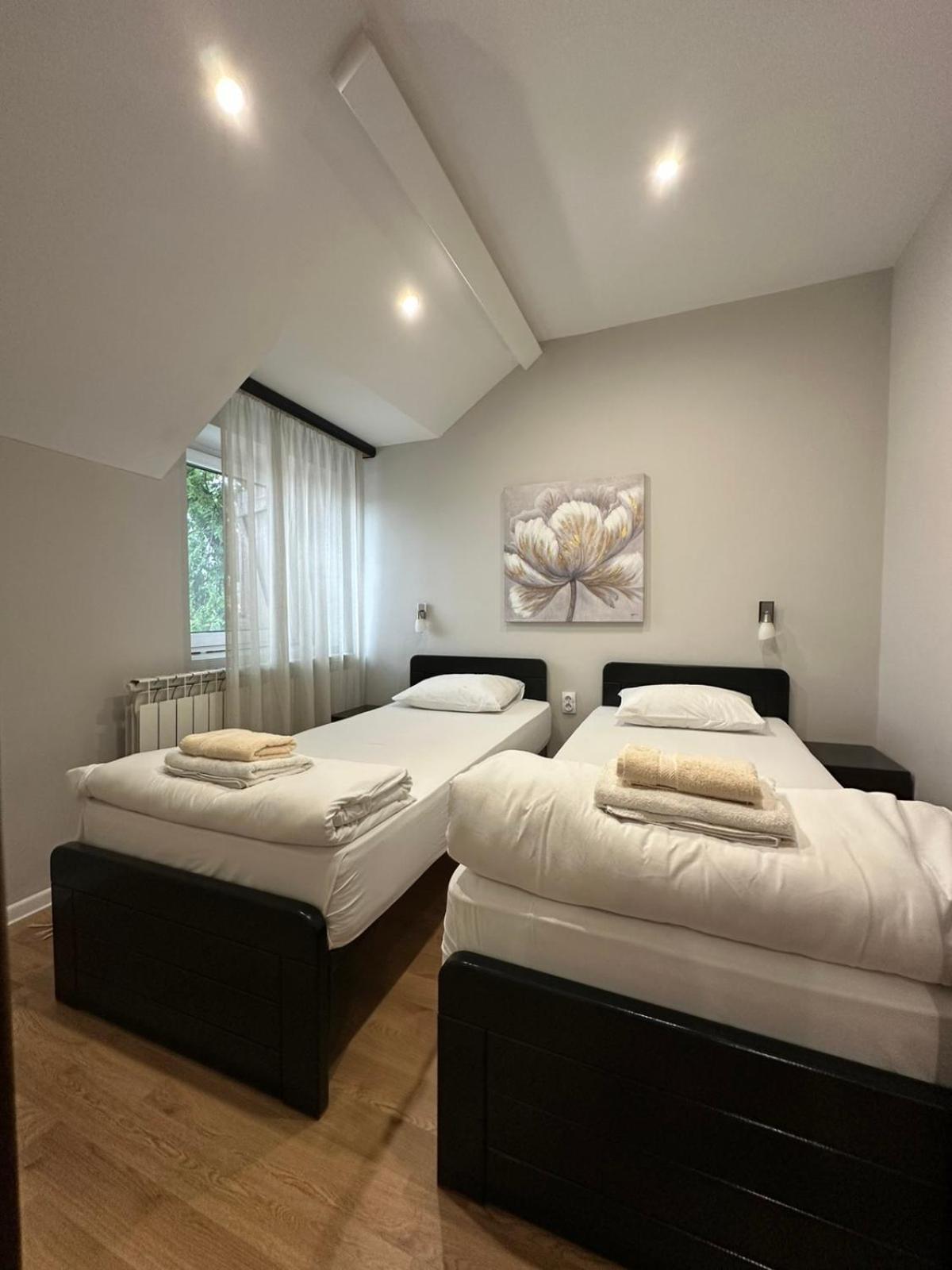 Apartments & Accommodation Stojic Нови-Сад Экстерьер фото